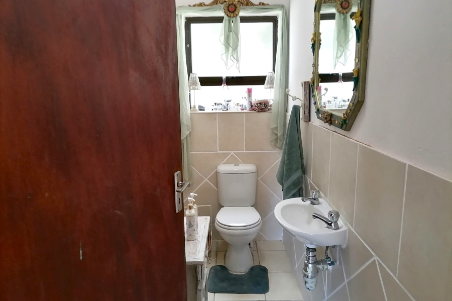 3 Bedroom Property for Sale in Stilbaai Wes Western Cape